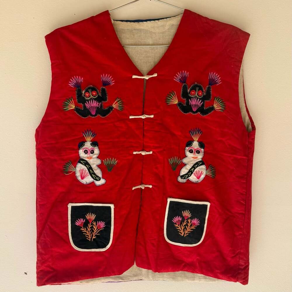 Vintage Handmade Asian Folk Art Embroidered Frog Panda Red Vest